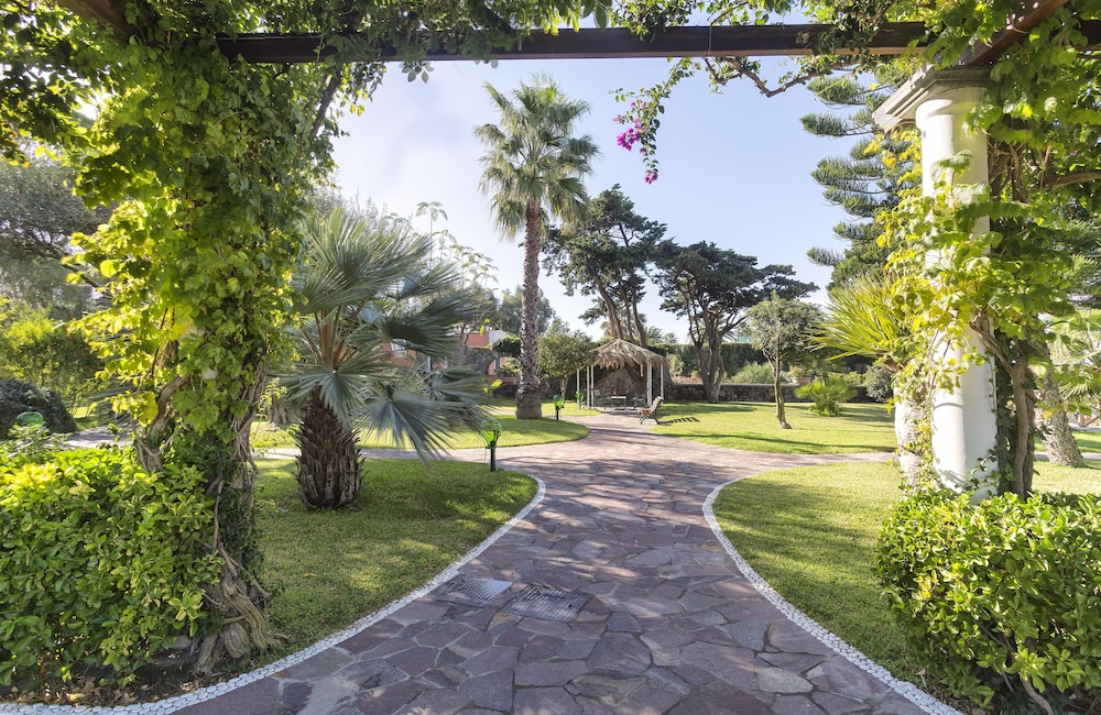 Hotel Tritone Resort And Spa 69/78
