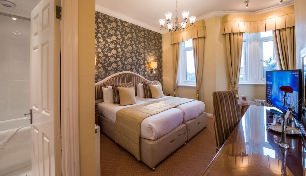 The Victoria Hotel 14/38