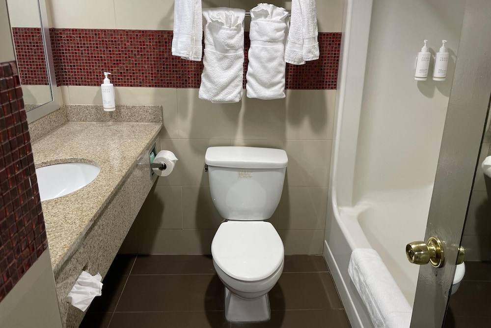Days Inn by Wyndham Jersey City / NYC Area 37/41