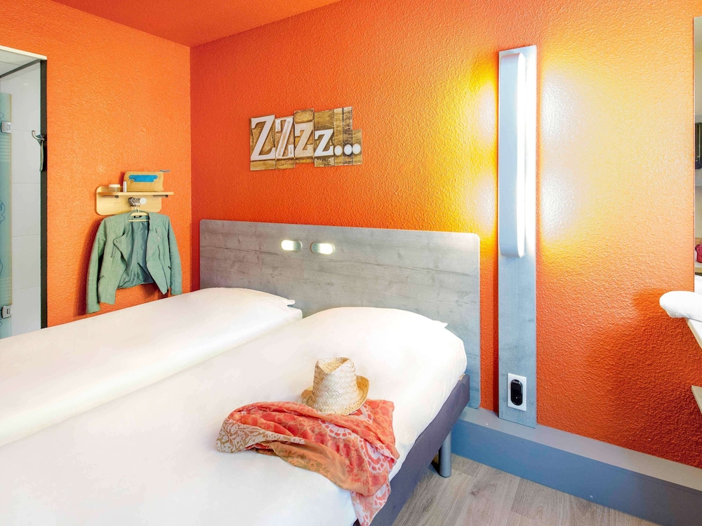 Ibis Budget Frejus Capitou A8 19/61