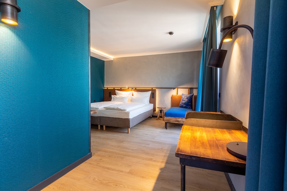 JUNIOR SUITE, STUDIO