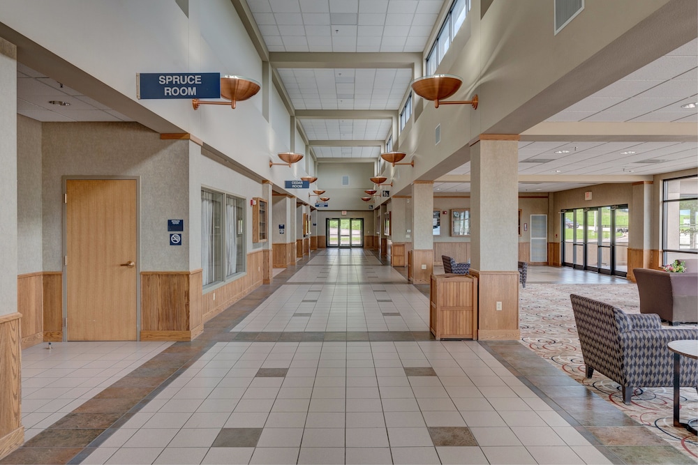Holiday Inn Spearfish-Convention Center 40/55