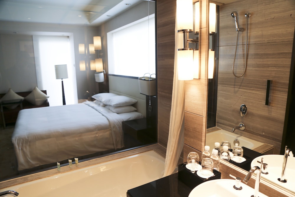 Courtyard By Marriott Xujiahui 12/56