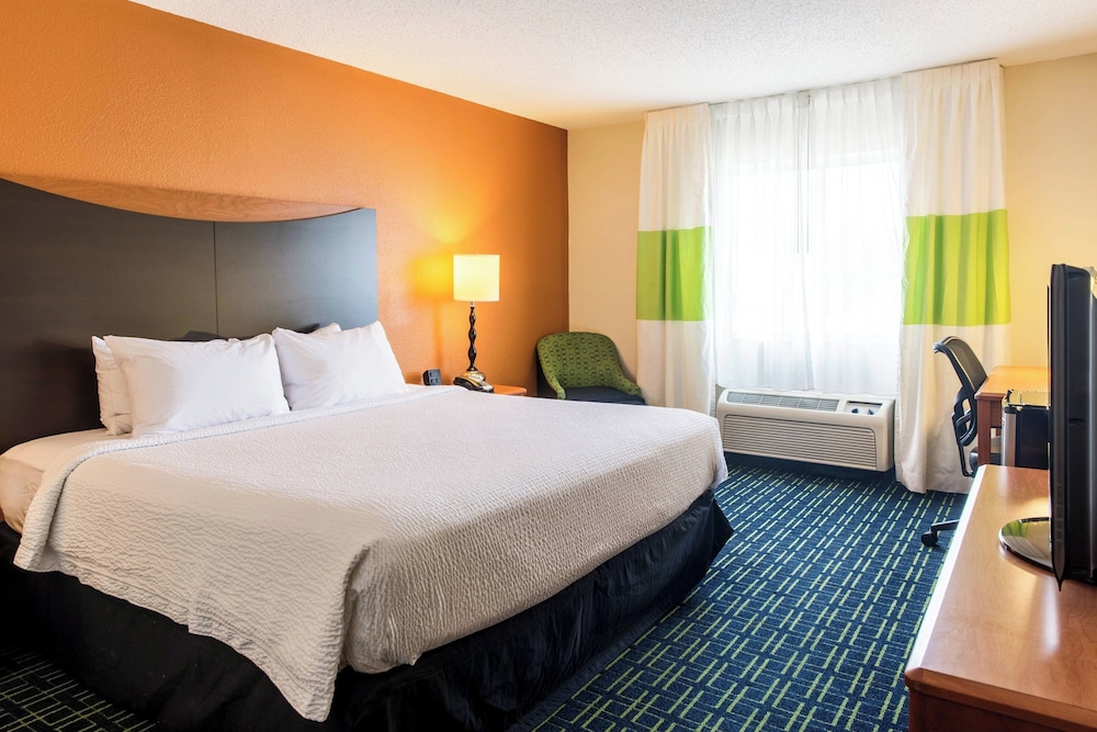غرفة بسرير كينج لذوي الإعاقة، Fairfield Inn Suites By Marriott Canton 2/7