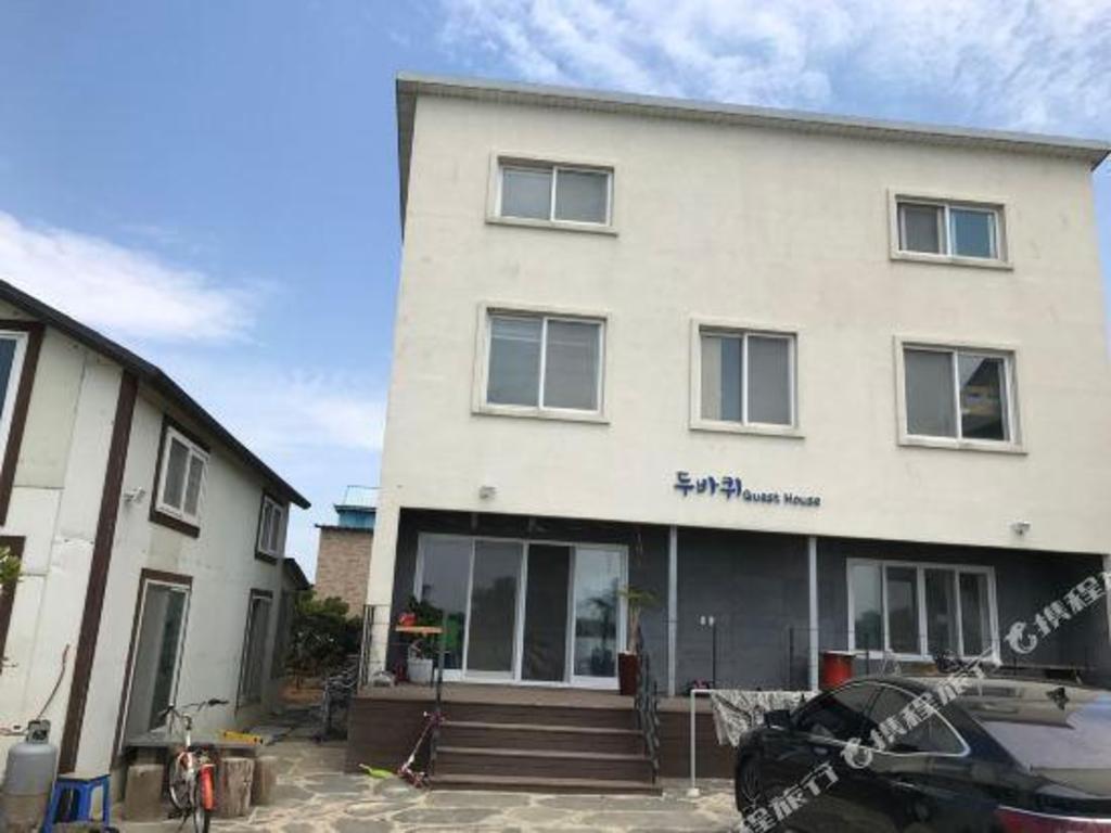 Two Wheels Pension & Guesthouse - Hostel 1/16