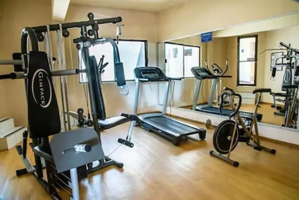 American Inn Hotel Suites Hidalgo Del Parral 32/45