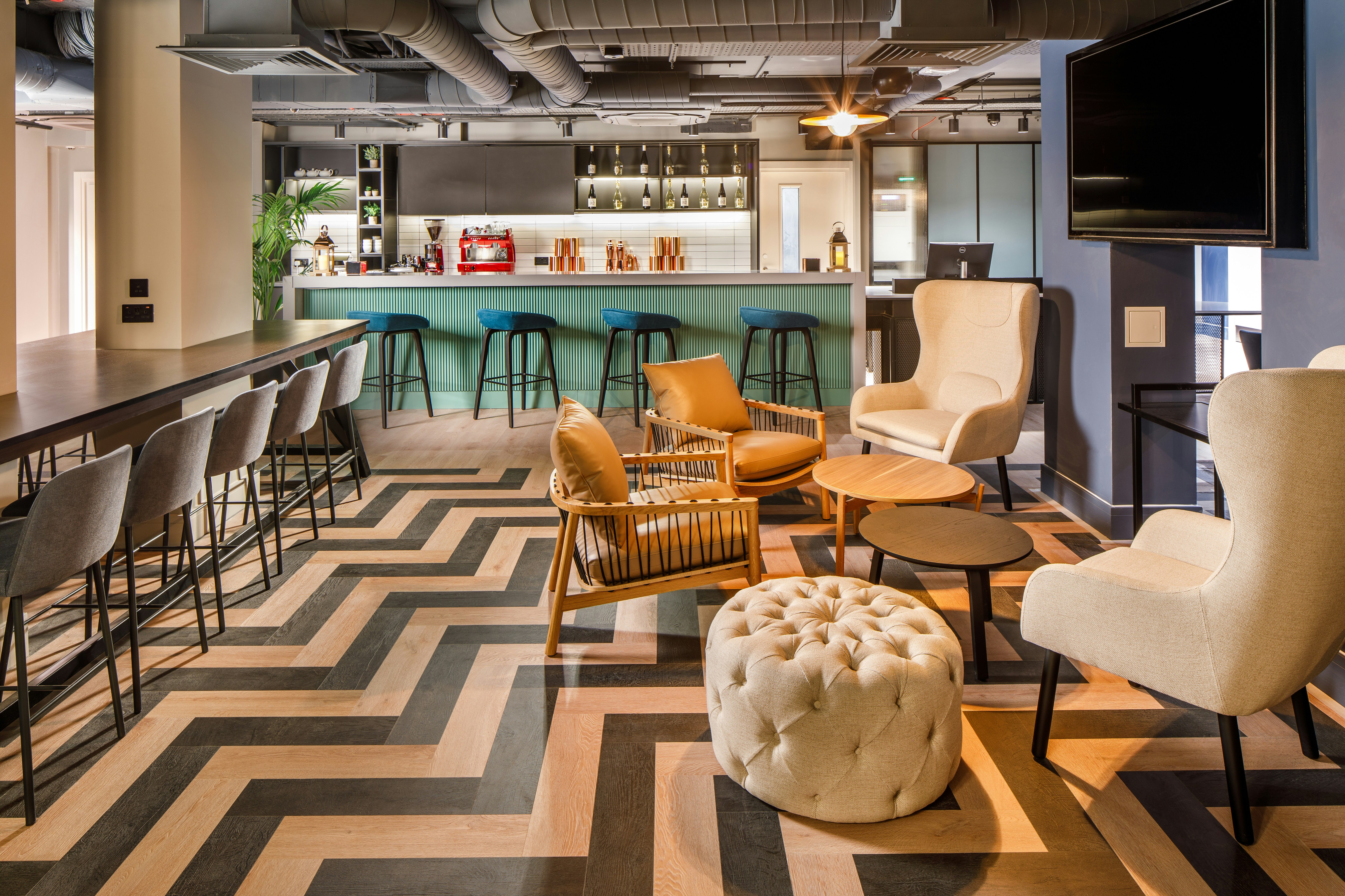 Southgate Hotel London 32/40
