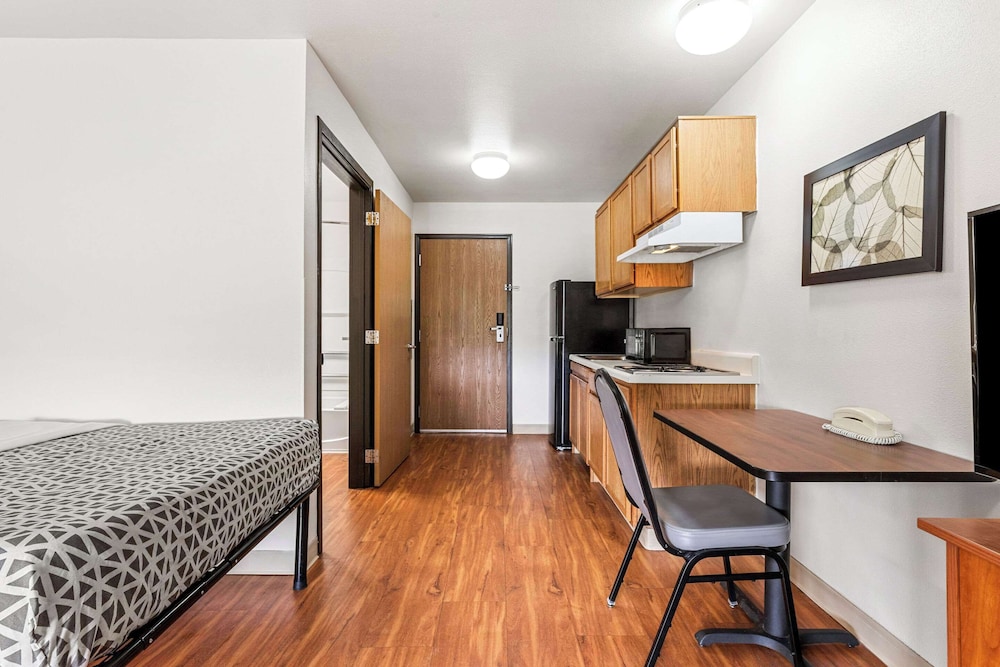 WoodSpring Suites Tulsa 31/39