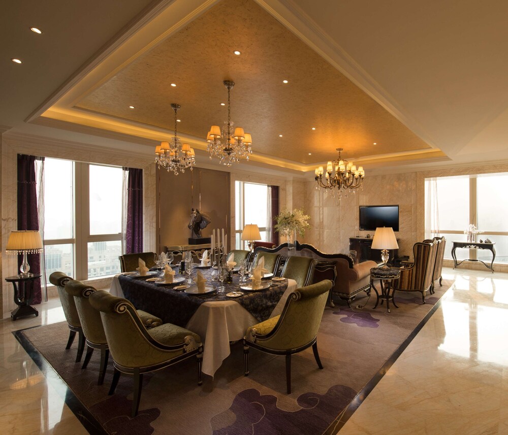 Hilton Zhengzhou 59/75
