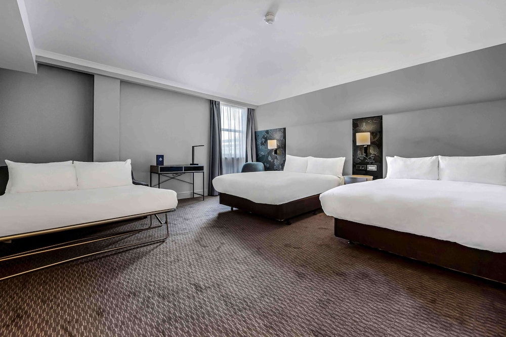 Room at DoubleTree by Hilton London Kensington, LONDON
