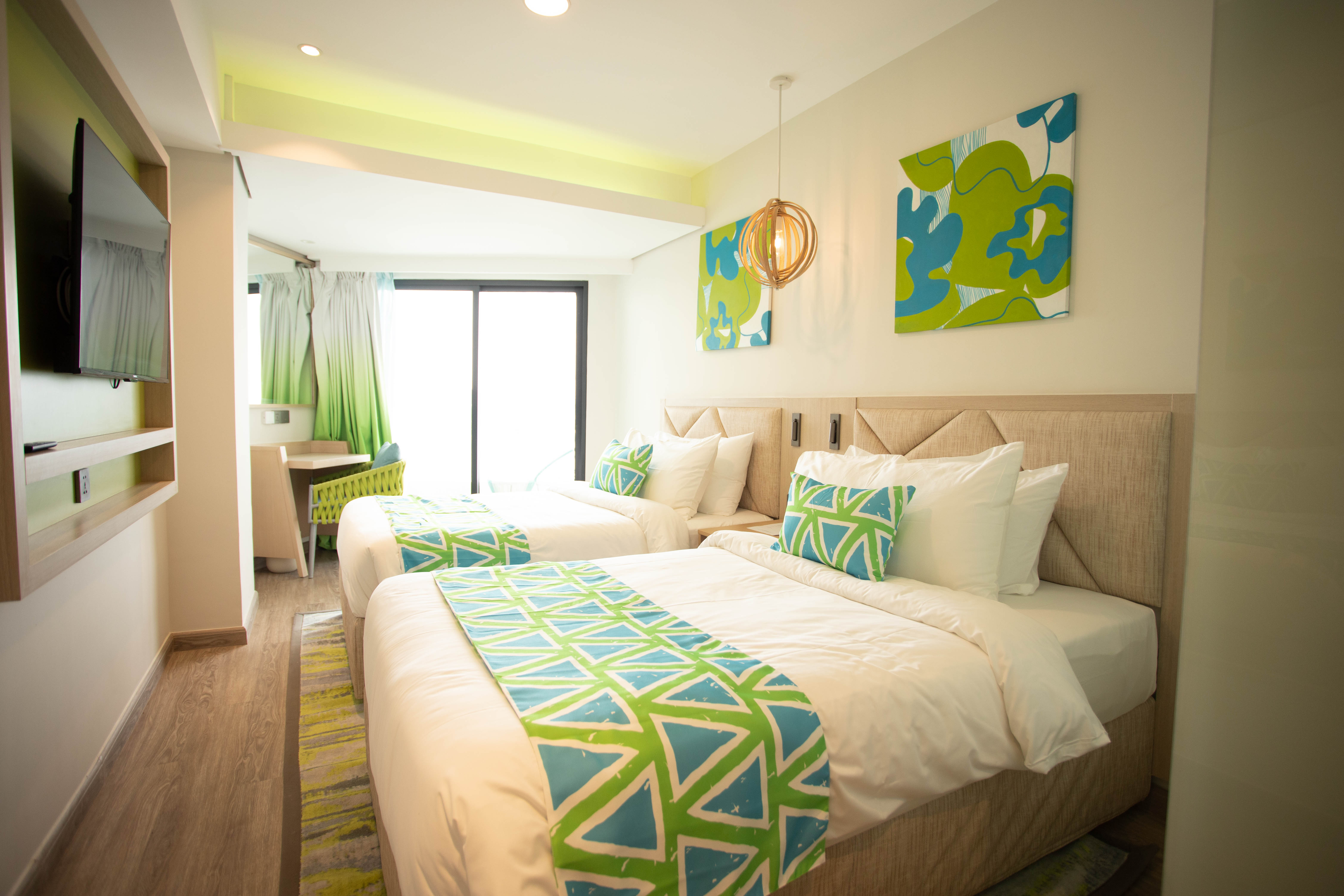 Deluxe, Twin Beds, Bay View