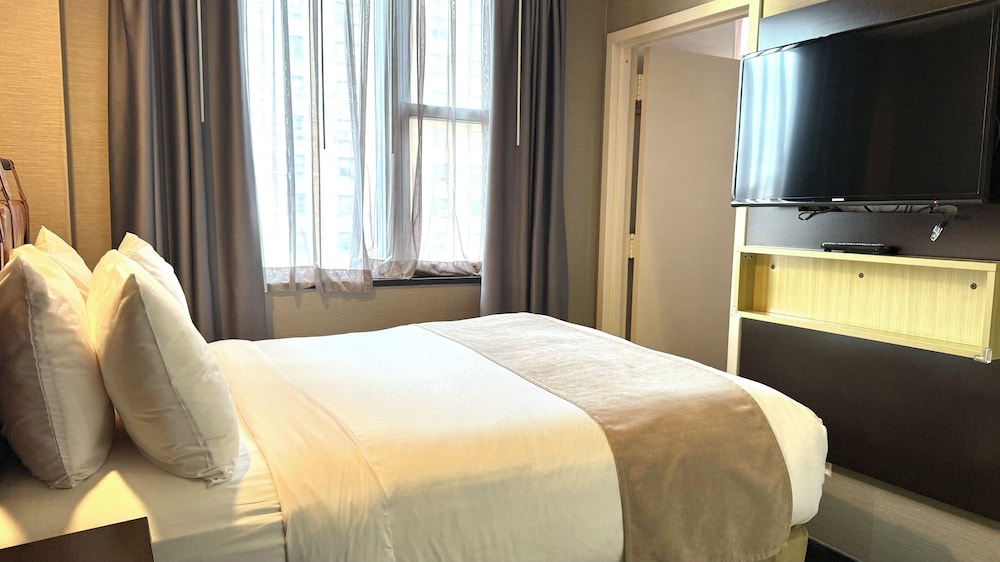 Madison LES Hotel 25/50