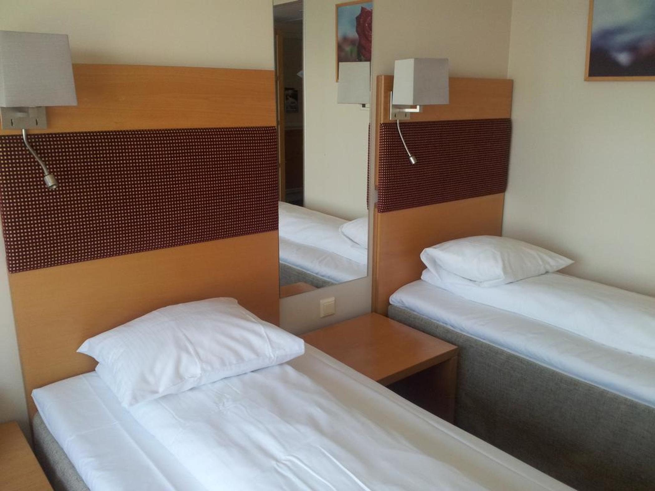 Standard, Twin Beds