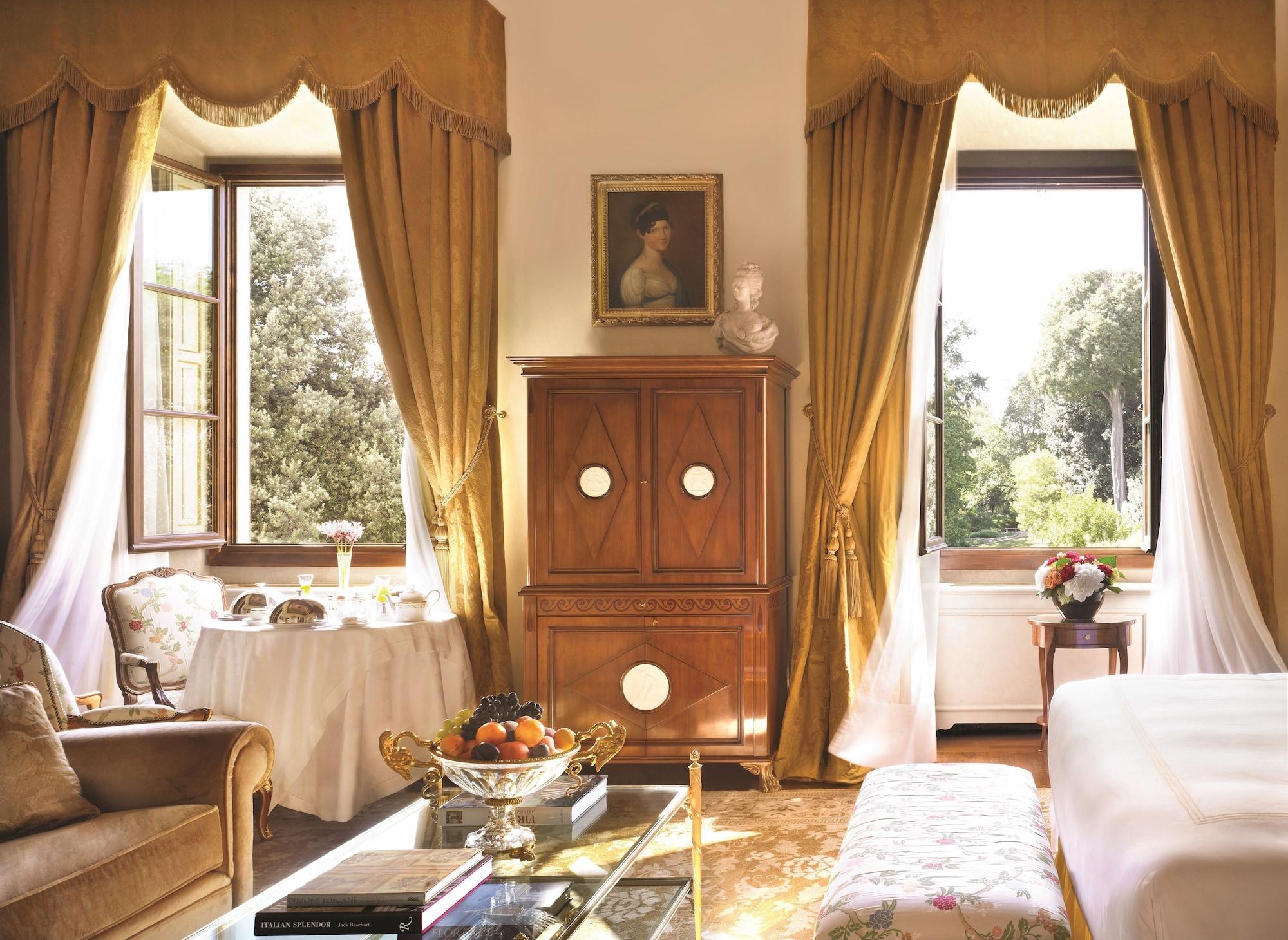 Renaissance, King Bed