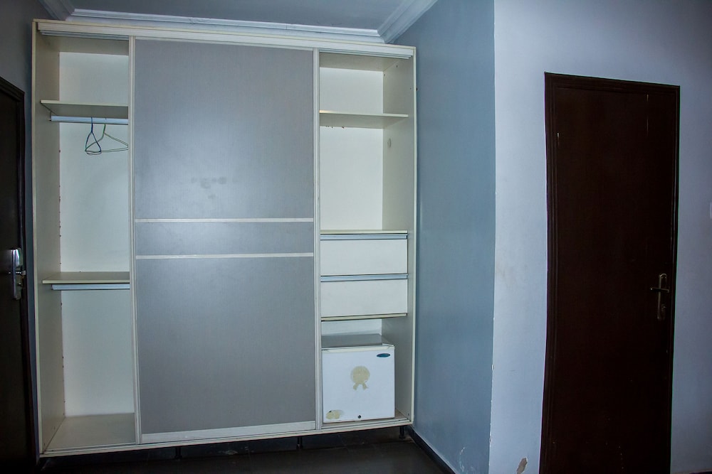 Precinct Comfort Services Ikoyi 写真2