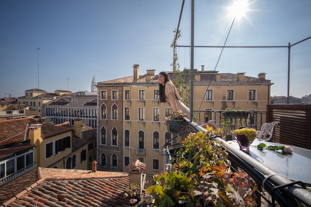 Palazzo San Luca 1/83