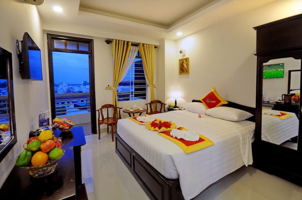 Full House Hotel 47/66