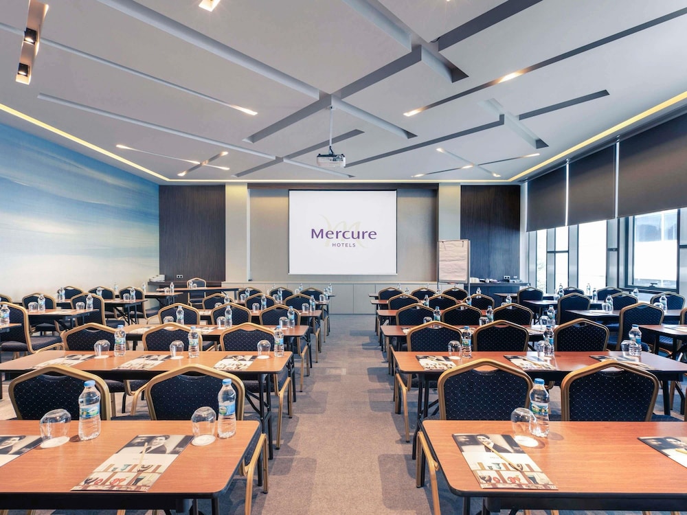Mercure Hotels Istanbul Umraniye 52/64
