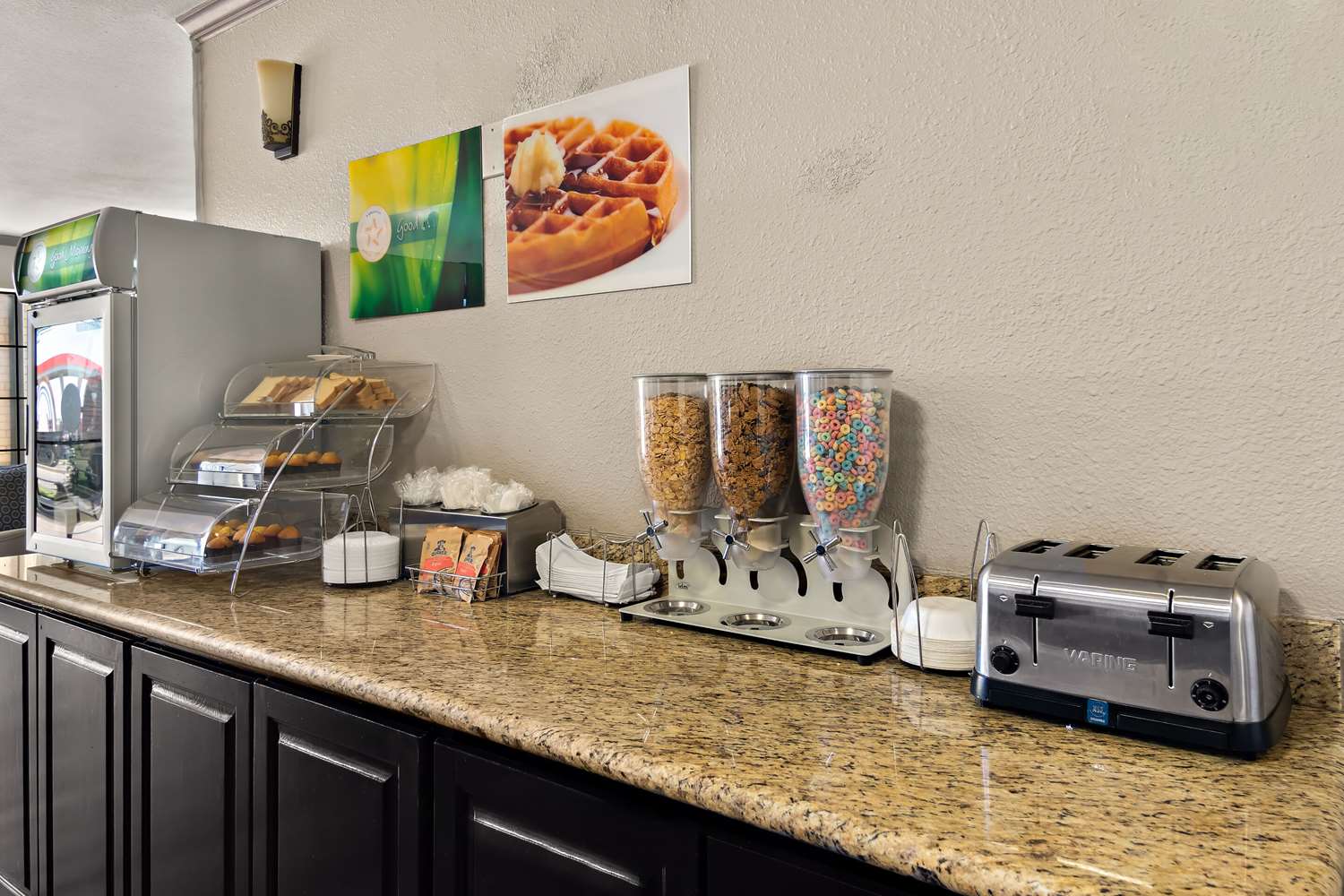 Quality Inn & Suites Weatherford, TX 25/35