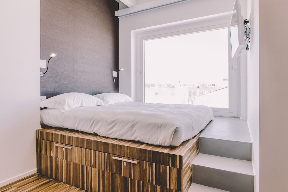 Suite 10 Home Design & Spa 24/69