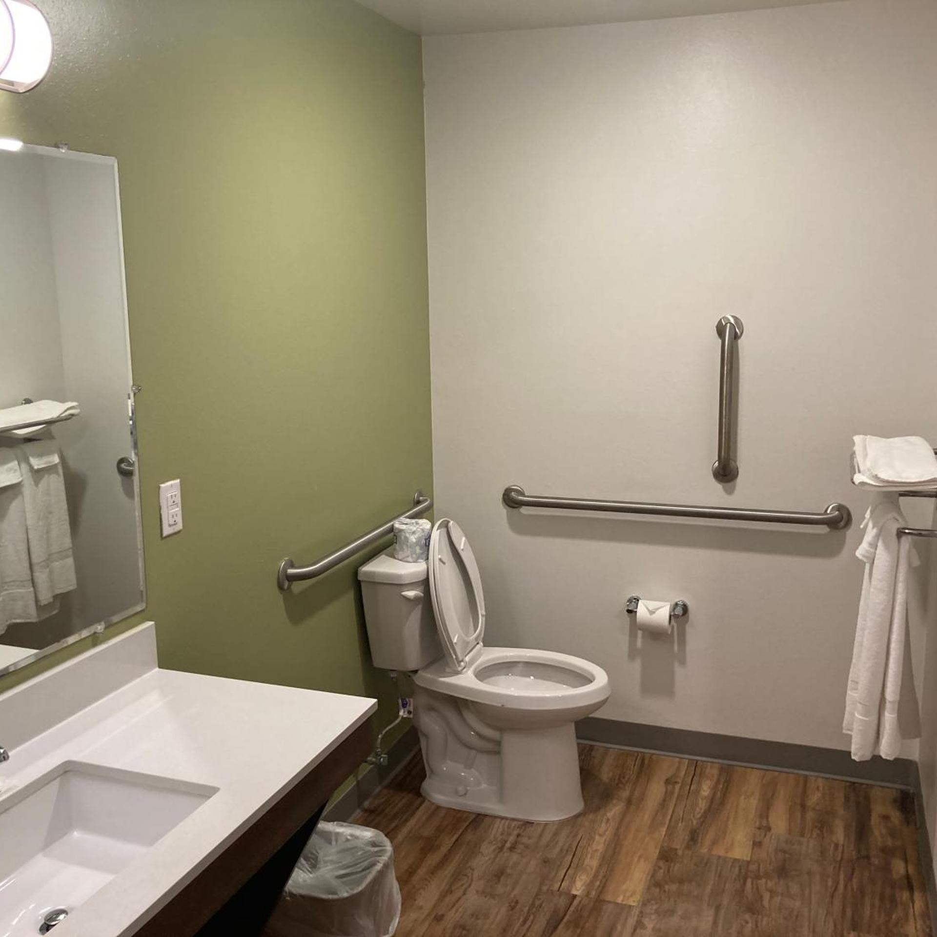 WoodSpring Suites Cherry Hill 20/24