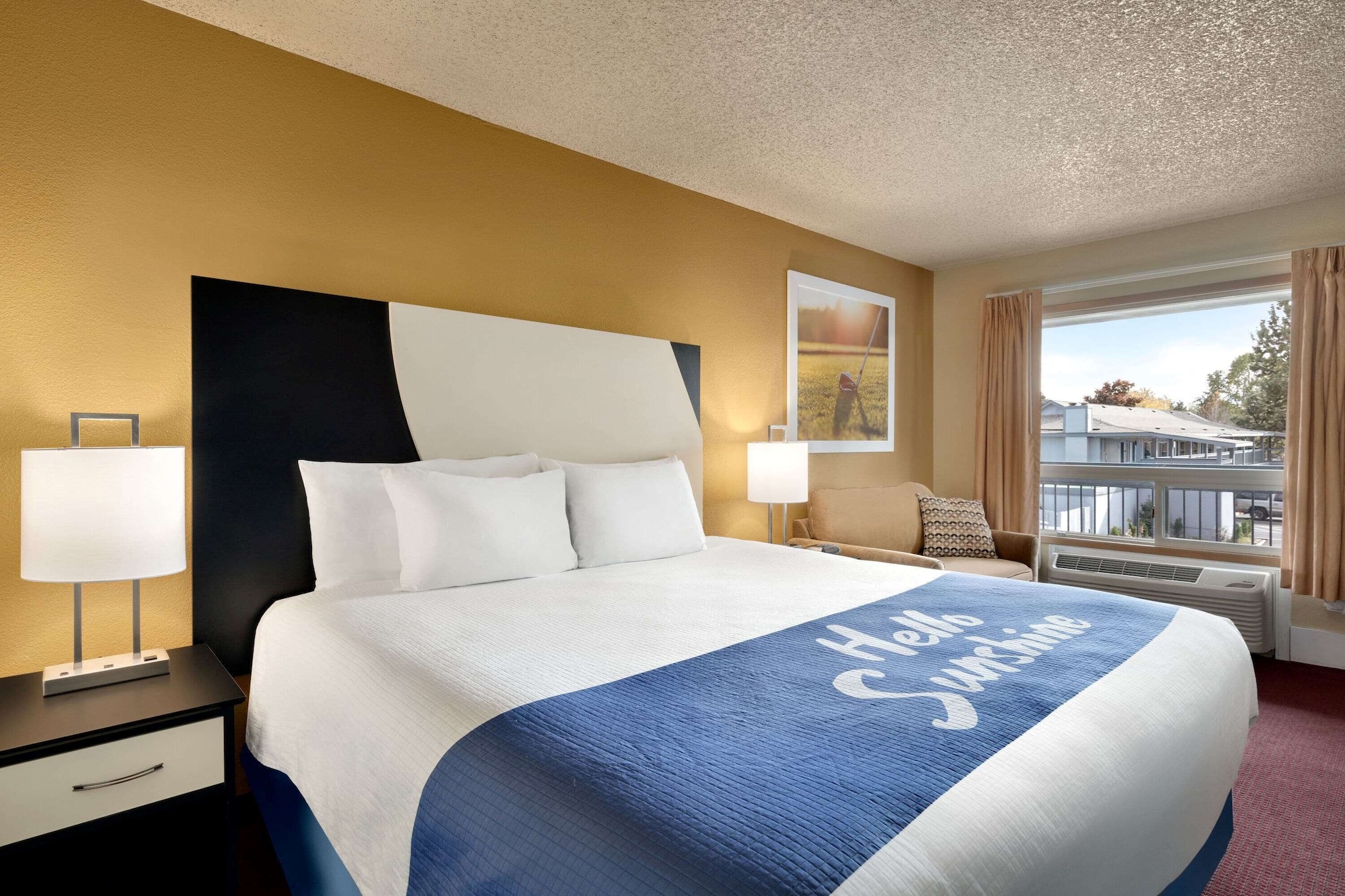 Upgrade, Deluxe, King Bed، Days Inn by Wyndham Bend 2/6