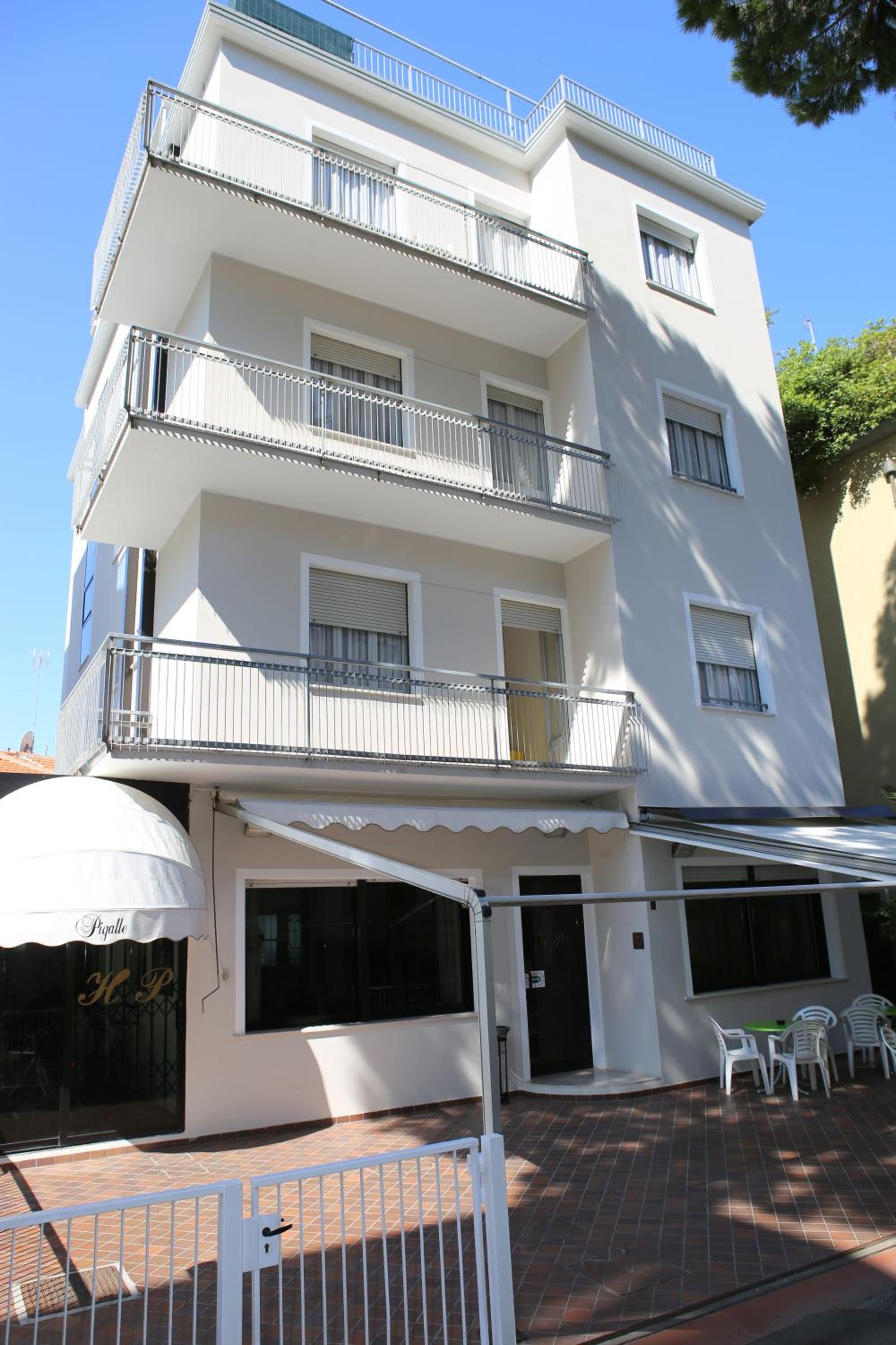 Hotel Pigalle 3/50