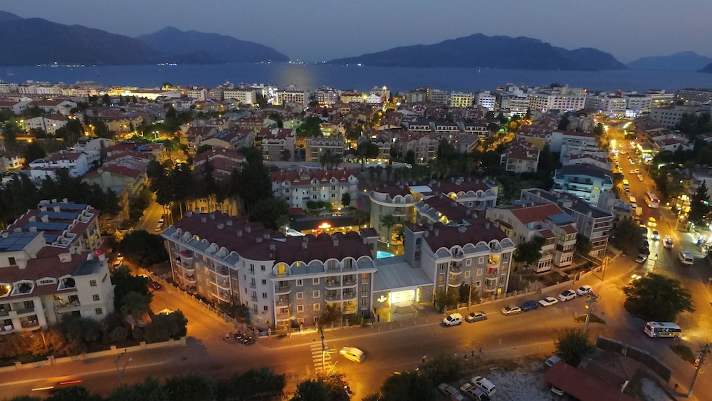Alenz Suite Hotel 20/21