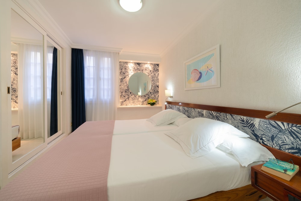 1 BEDROOM, APARTMENT, SINGLE, GARDEN VIEW, BALCONY OR TERRACE