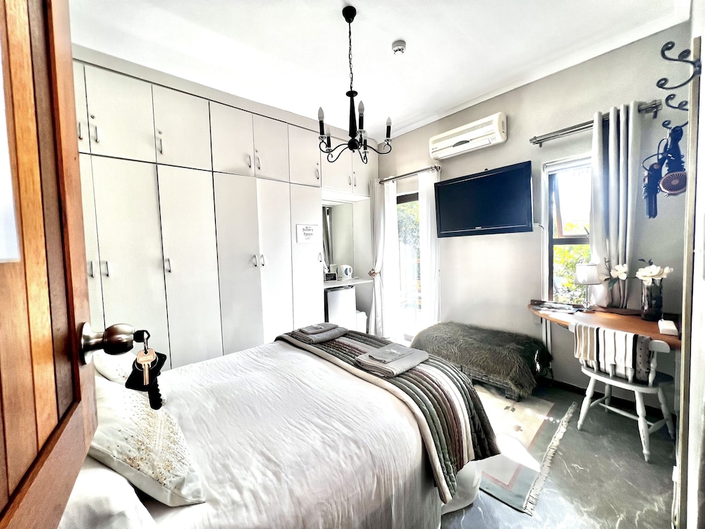 Wellington Country House 6/50
