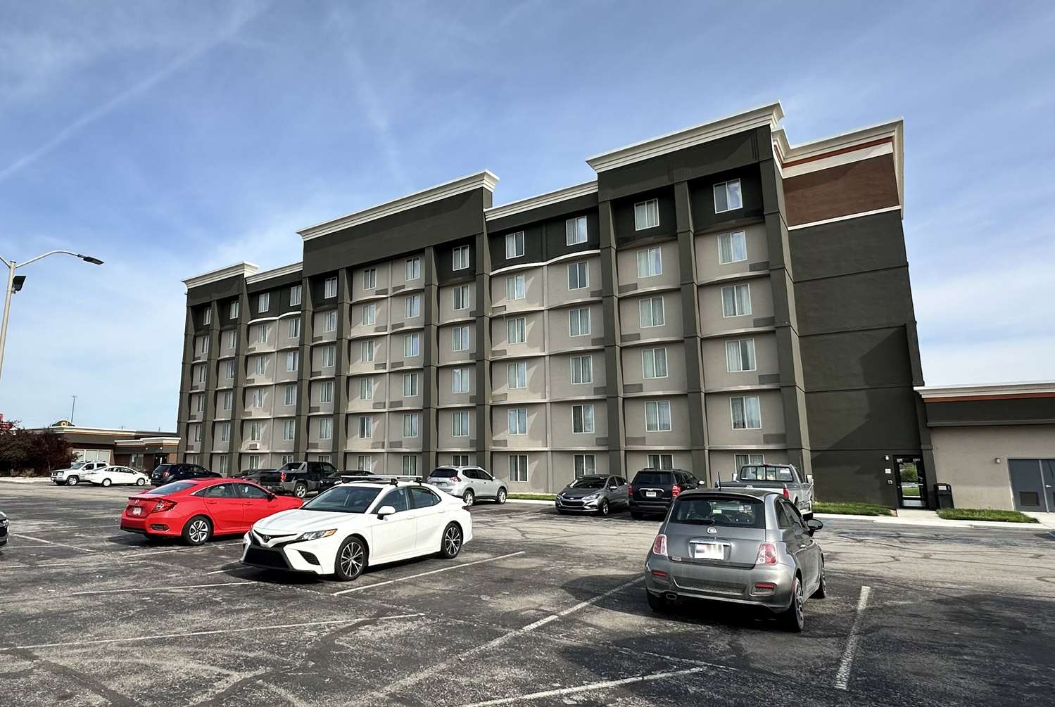 La Quinta Inn & Suites by Wyndham Indianapolis South 41/46