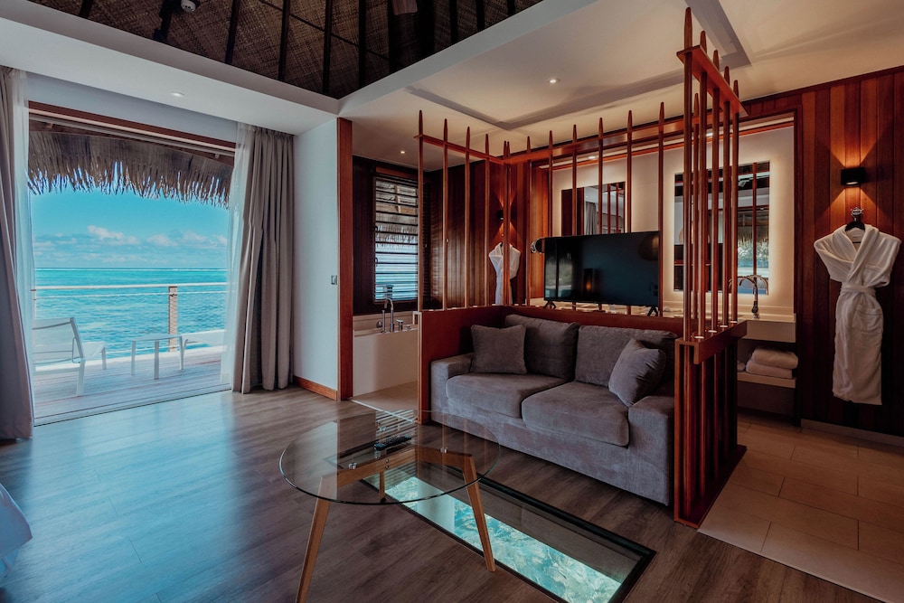 Tahiti Ia Ora Beach Resort 60/83