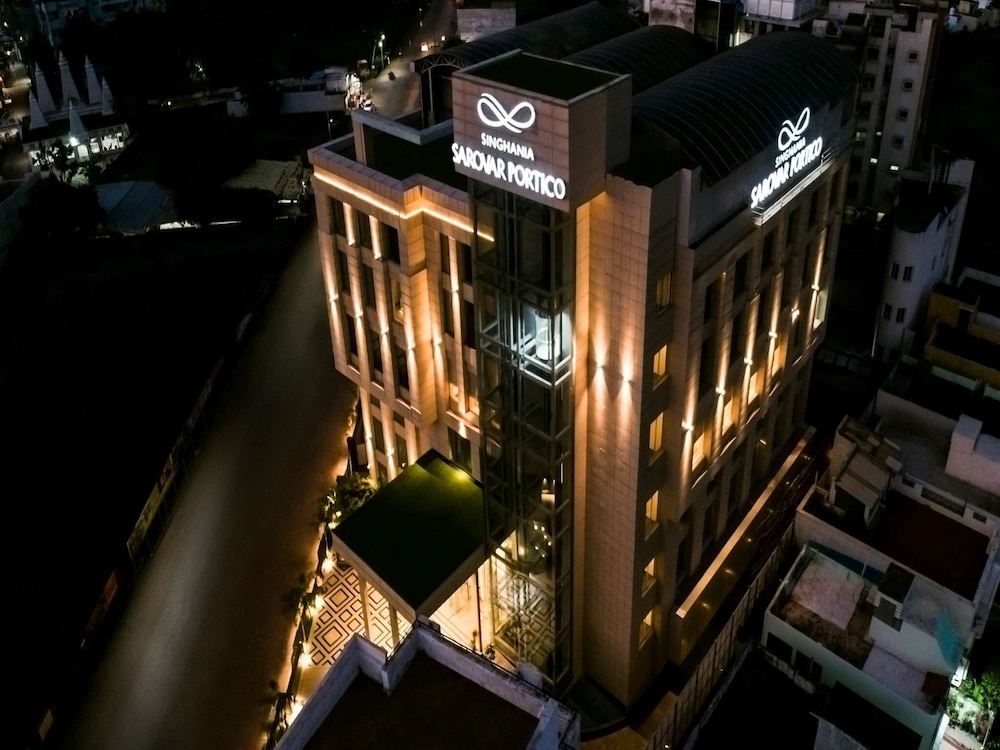 Singhania Sarovar Portico 1/35