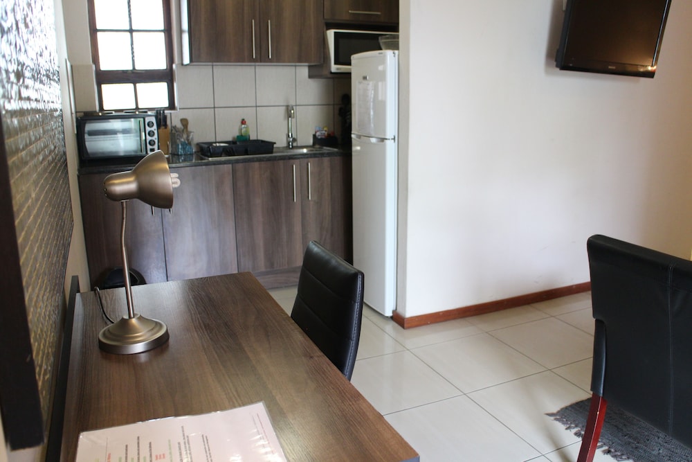 Cu Boutique Guest House 50/50
