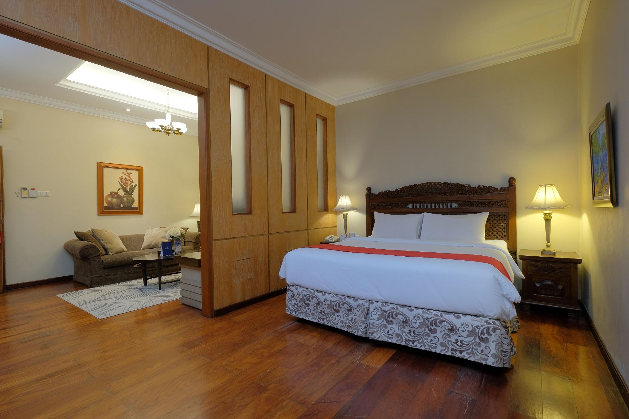 Executive, Suite