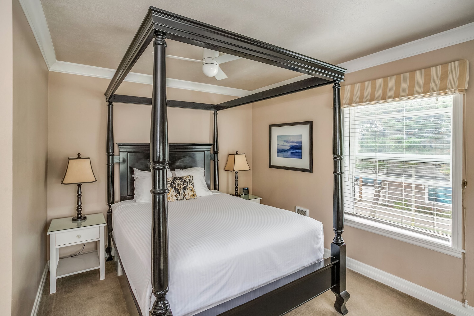 Beach, Premier, Queen Bed
