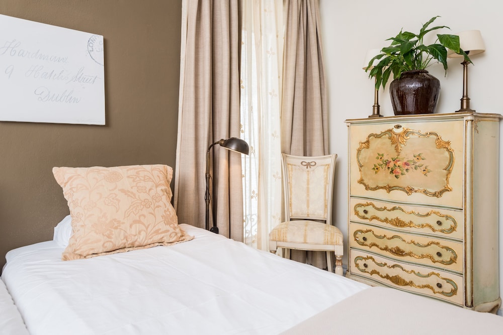The Town House photo4