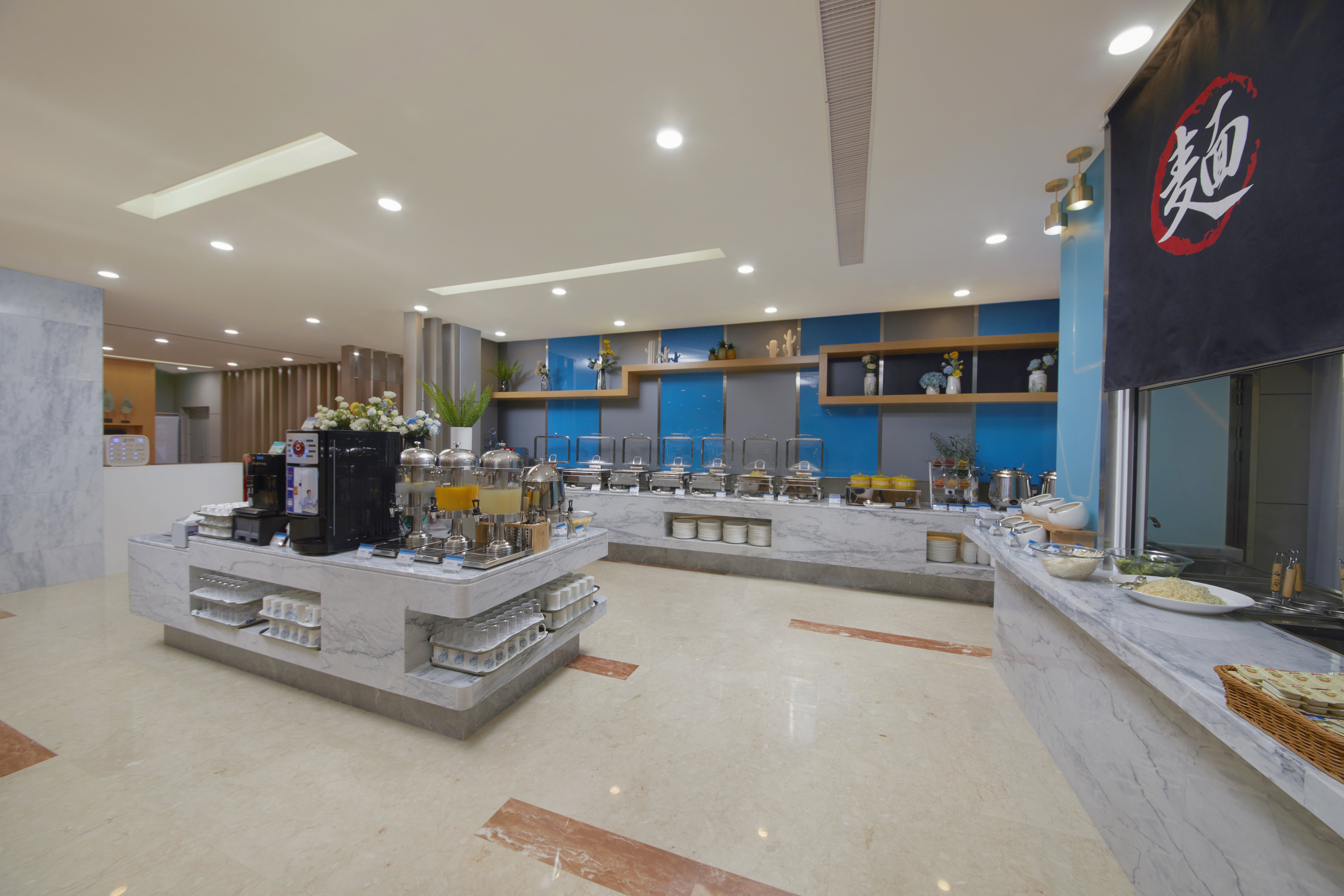 Holiday Inn Express Zhengzhou Zhengdong 14/73