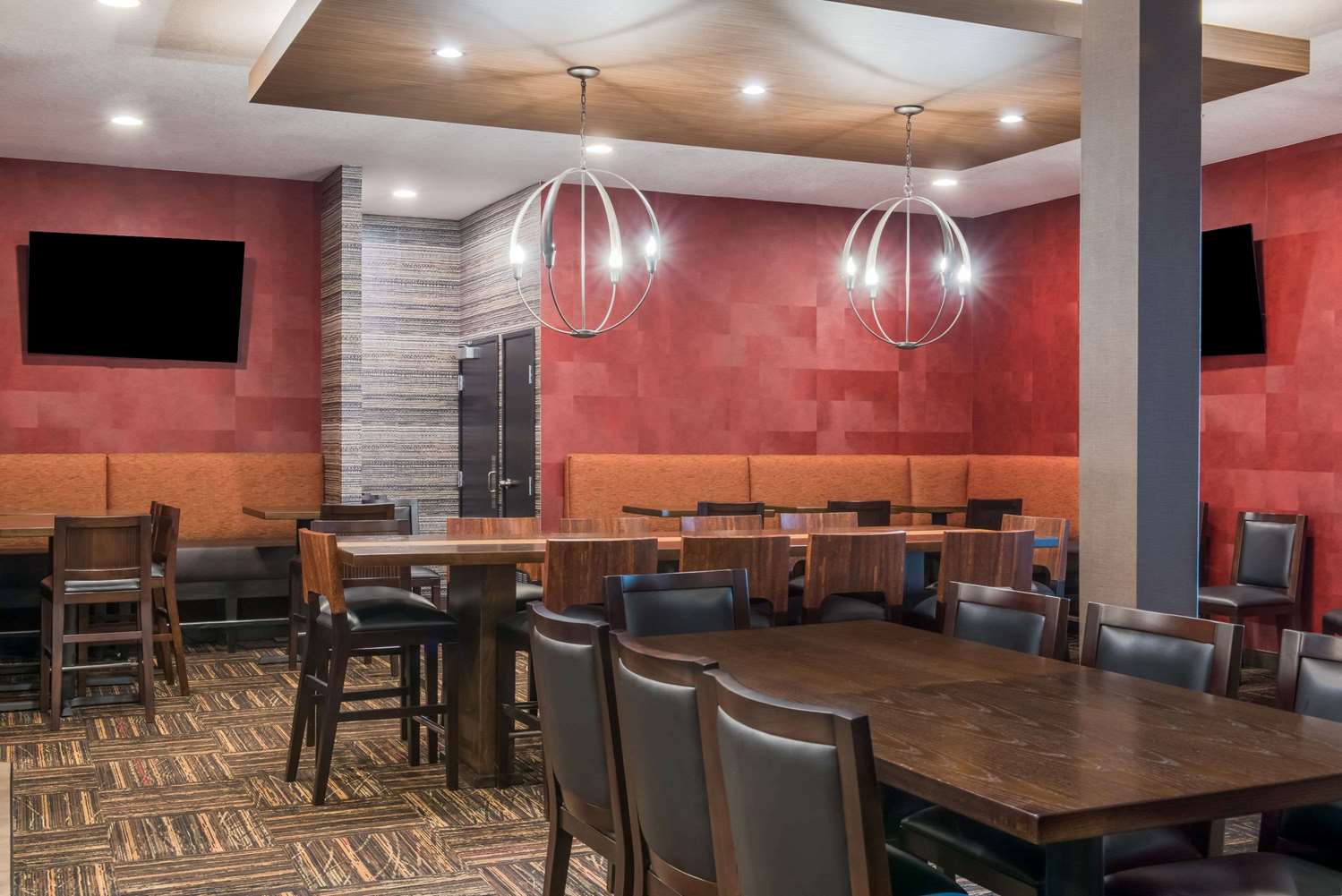 Ramada By Wyndham Grand Forks 23/40