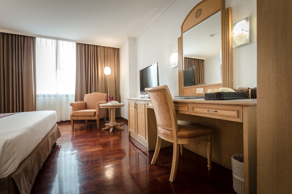 Grand Tower Inn Rama VI 64/70