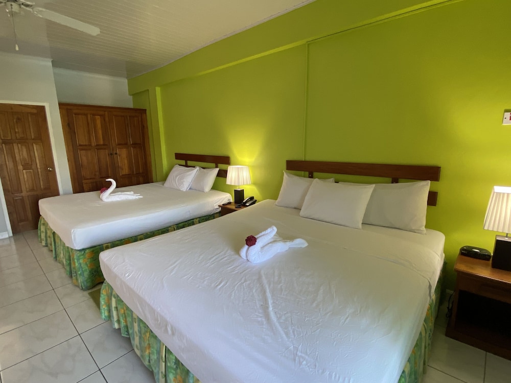 Rovanels Resort And Conference Centre 2/22