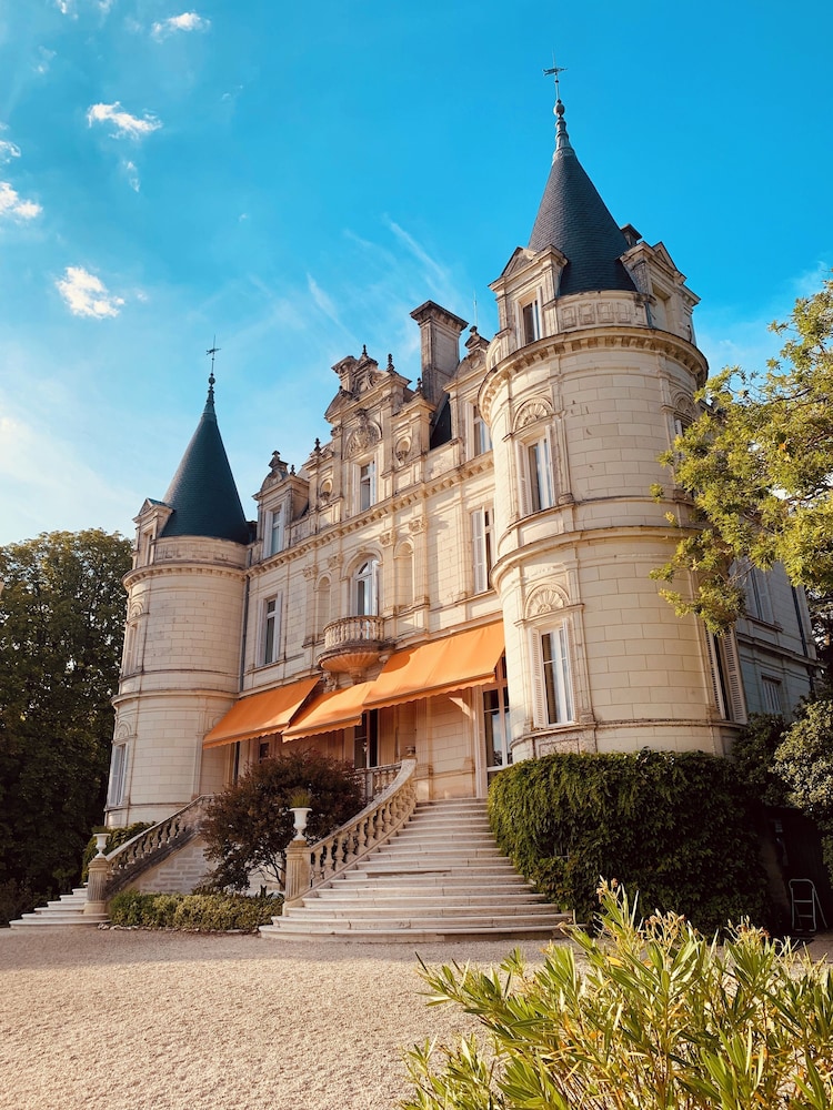 Domaine de la Tortiniere in VEIGNE