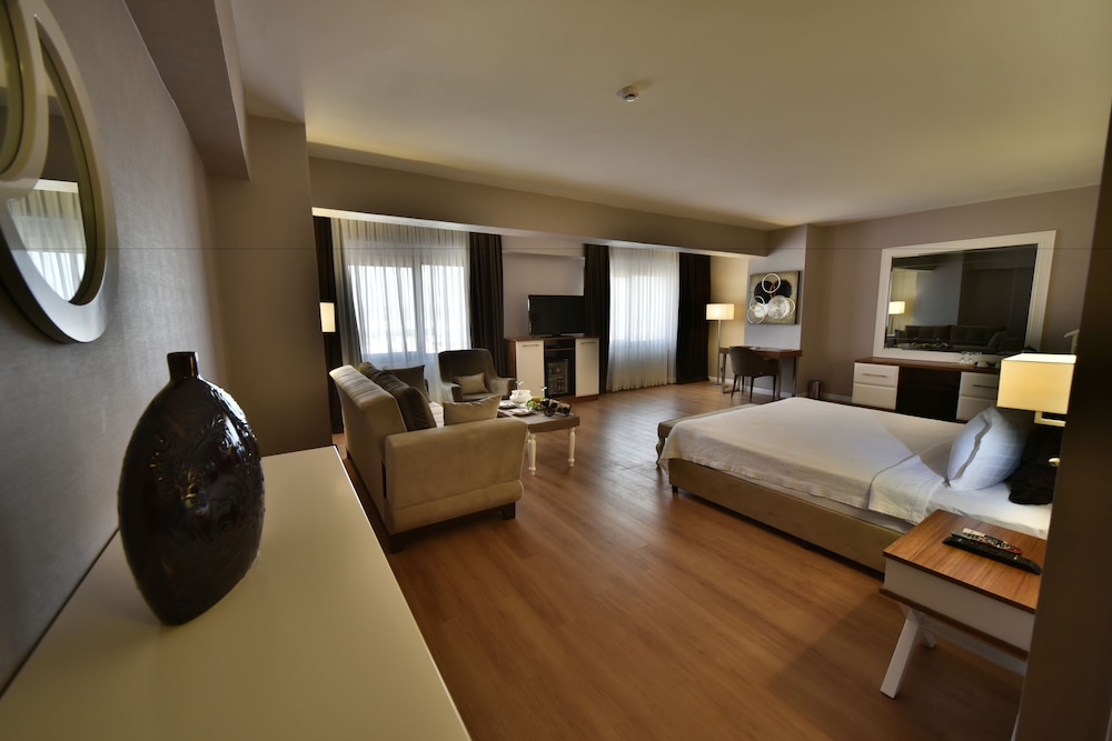 North Point Hotel 25/68