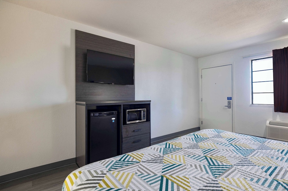 Motel6 Lake Charles, LA 28/55