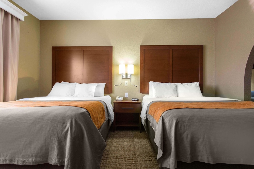 Comfort Inn & Suites Deming 9/41