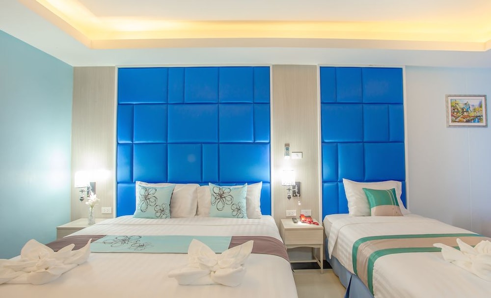 Saint Tropez Beach Resort Hotel 13/74