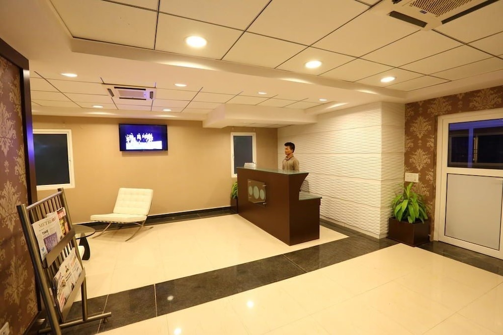 克雷斯特行政套房酒店(CREST EXECUTIVE SUITES) 图片2