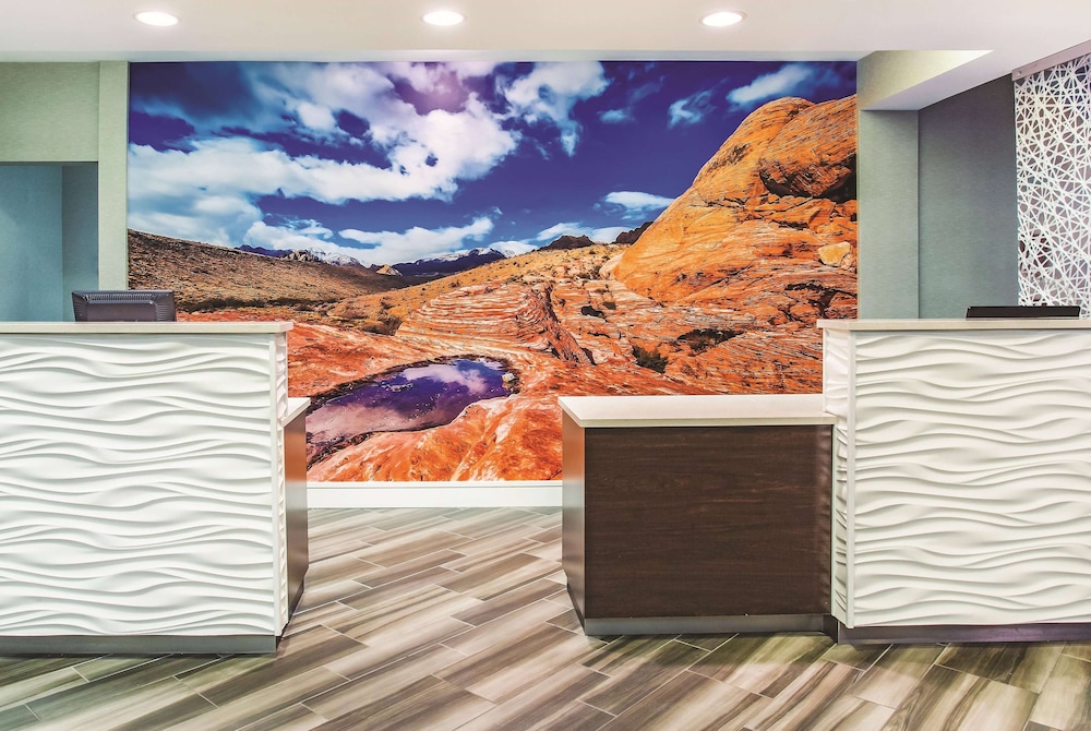La Quinta Inn And Suites By Wyndham Las Vegas Summerlin Tech 33/49