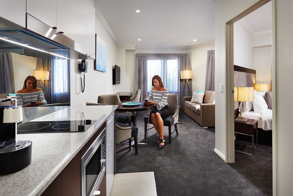 Attika Hotel 28/38