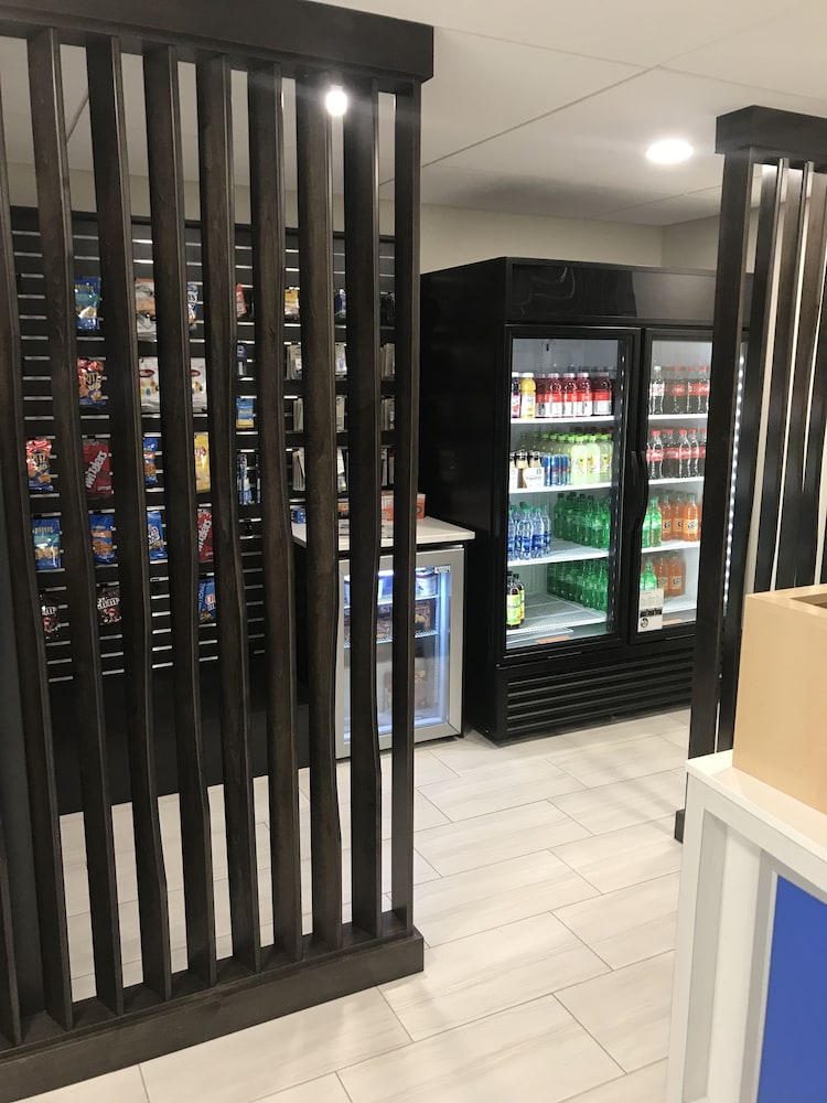Holiday Inn Express Allentown North 39/62